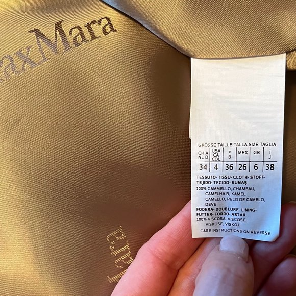 MaxMara - Camel Mid Length Long Sleeve Coat - 100% CamelHair with Viscose Lining - Picture 2 of 4